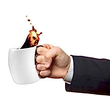 Muşta Tasarımlı Seramik Kupa