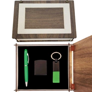 Özel Ahşap Kutulu Yeşil Anahtarlık Kalem ve Çakmak Set