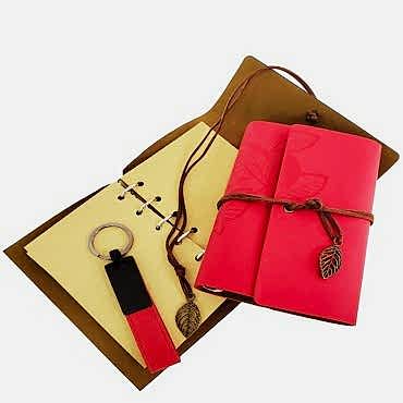 Özel Ahşap Kutulu Kırmızı Deri Defter ve Anahtarlık Seti 