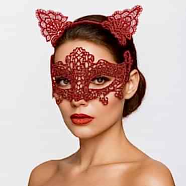 Romantik Kırmızı Dantel Maske Seti – Kedi Kulaklı Taç ve Maske No 3 